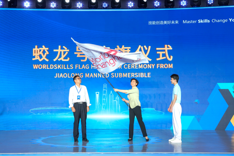 现场正式启, 个传统比赛