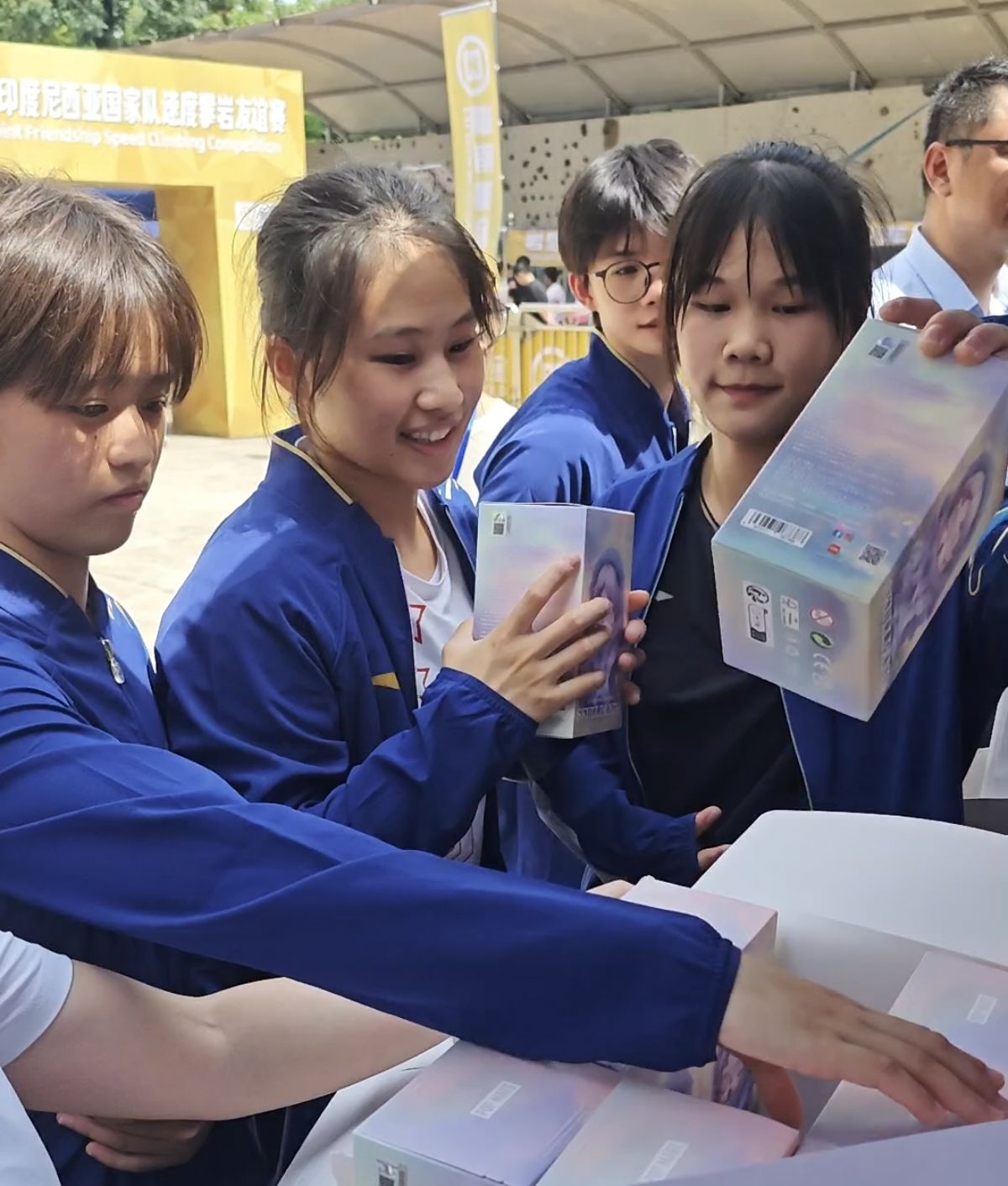 获得者等运, 手的