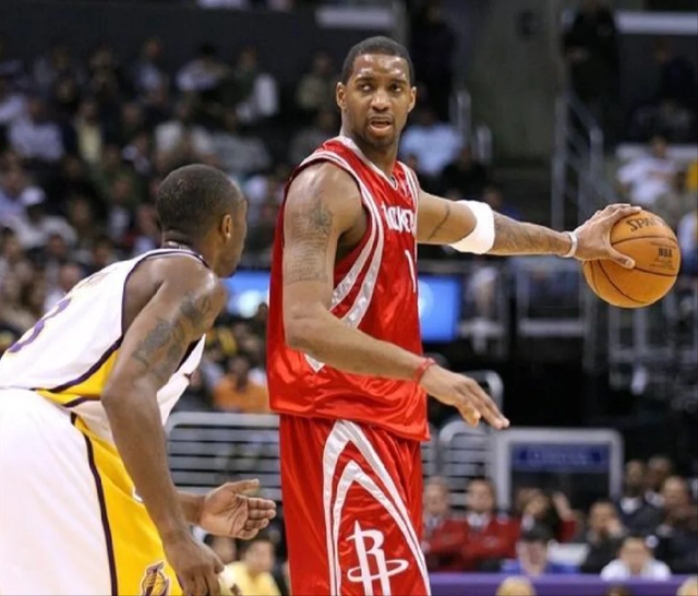 湖人队凭借 湖人队凭借